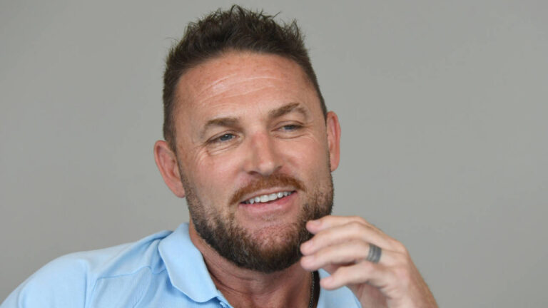 McCullum refreshed and ‘keen to finish job we started’ with England – برینڈن میکلم کا عزم: انگلش ٹیسٹ ٹیم میں بہتری اور مستقبل کے اہداف