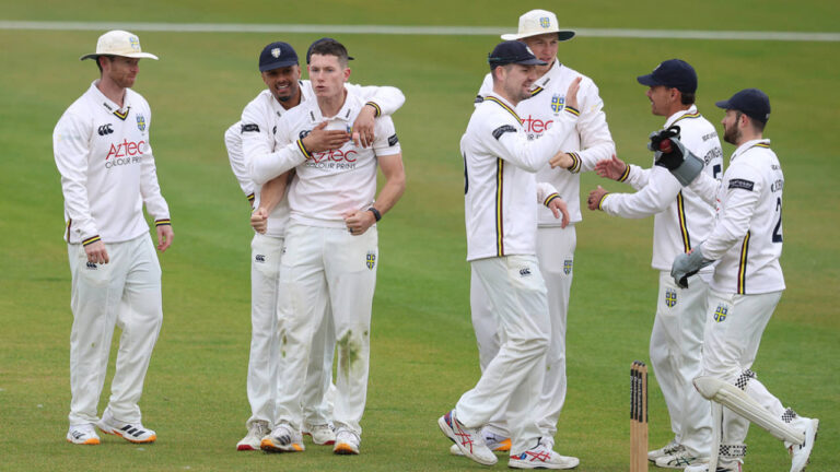 Potts eight-for seals innings win for Durham: ایک شاندار کامیابی